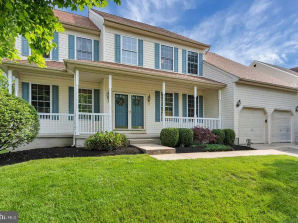 11 Thornhill Dr, Lumberton, NJ 08048