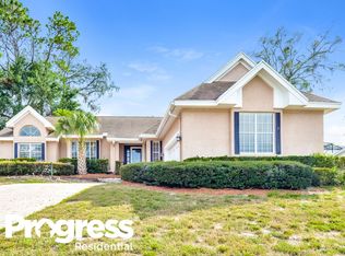 2071 Sawgrass Dr, Apopka, FL 32712