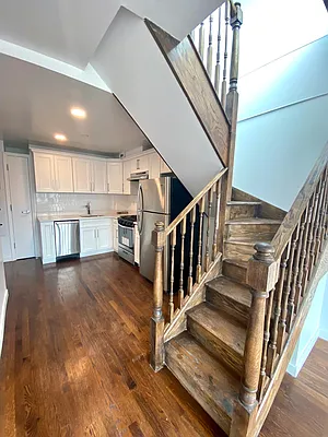 Rented by Dynamik Realty | media 26