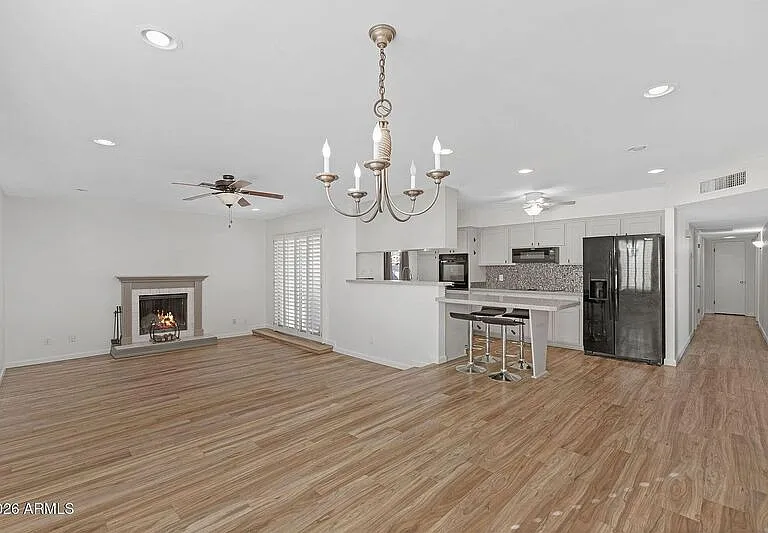 2137 E Apollo Ave — Photo 9
