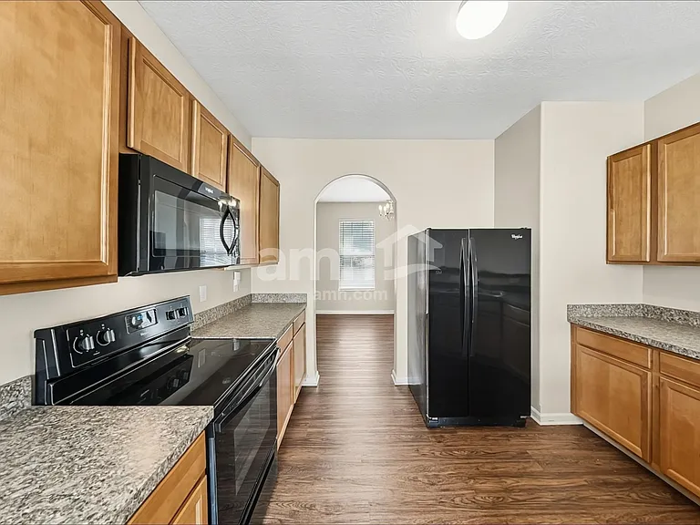 7266 Rondeau Dr — Photo 3