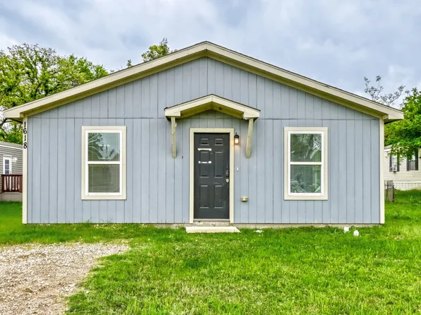 1618 Gale Dr, Azle, TX 76020