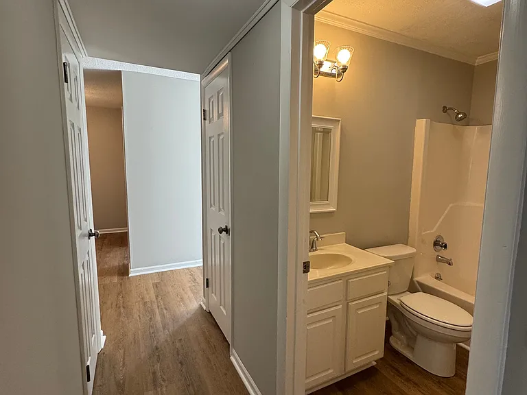 514 Brookside Ct — Photo 16