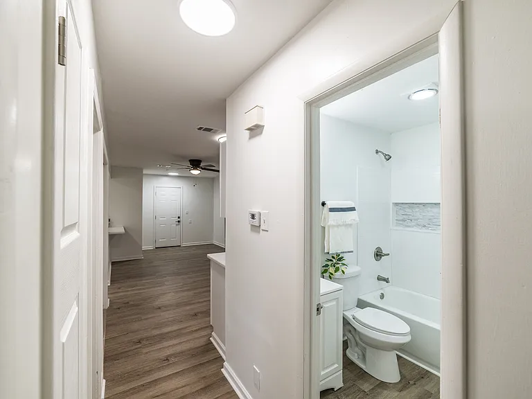 2627 Thornhill Rd NW — Photo 45
