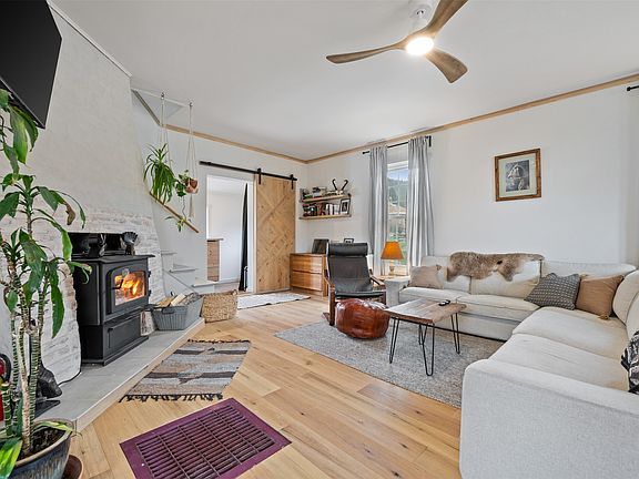 4th image of 17 Quartz Ave
