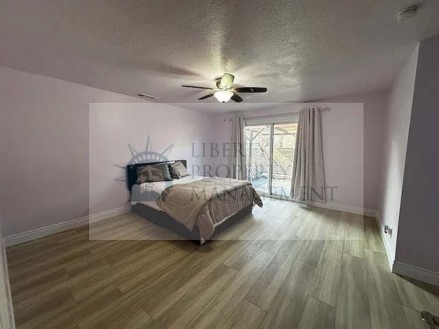 10757 N Armstrong Ave — Photo 12