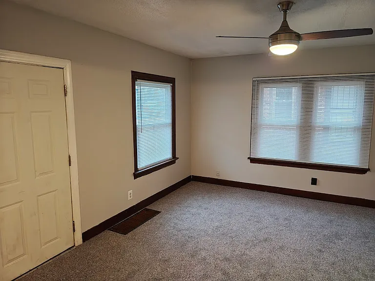524 Crestmore Ave — Photo 2