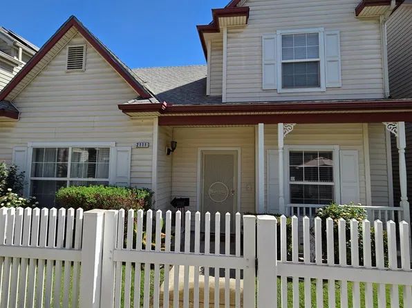 2111 Abrams Way, Bakersfield, CA 93301
