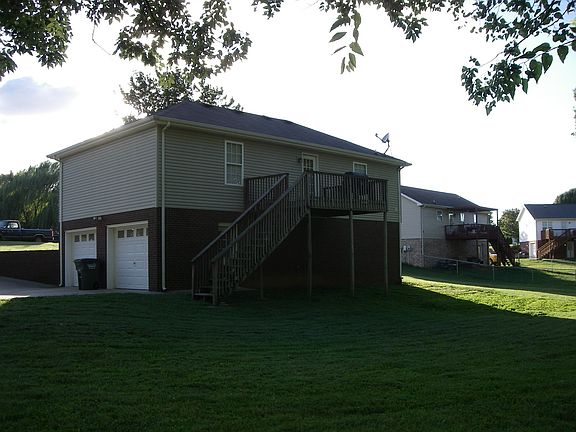 3rd image of 1795 Cottingham Ct