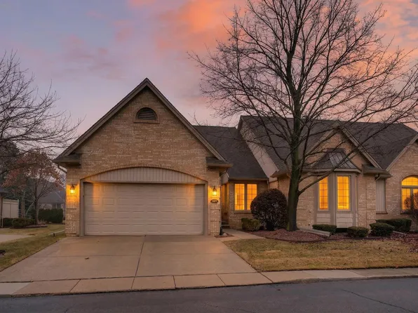 54413 Cambridge Dr, Shelby Township, MI 48315