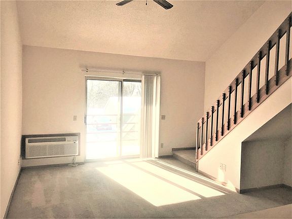 Vaulted Ceiling, Balcony