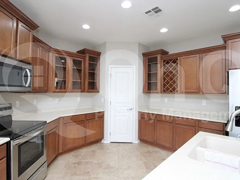 35916 W Catalonia Dr — Photo 4