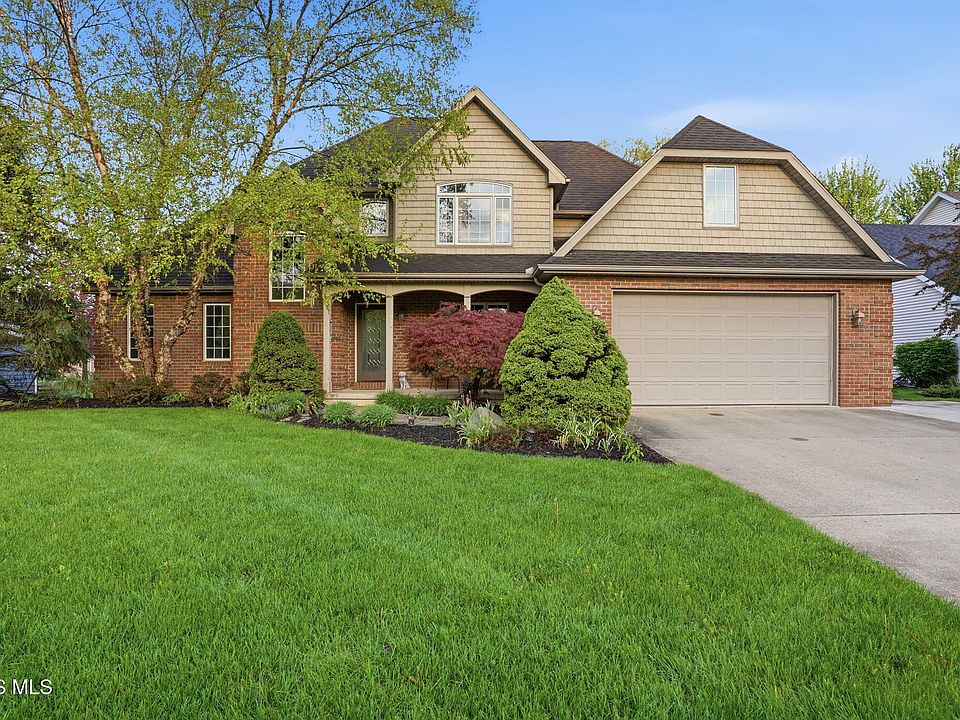 1st image of 736 Parkview Dr