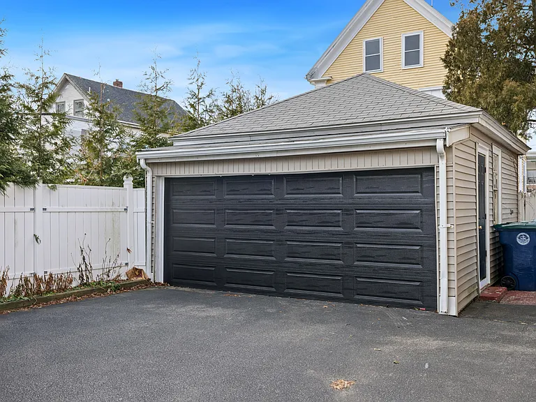29 Ocean Ave #4 — Photo 34