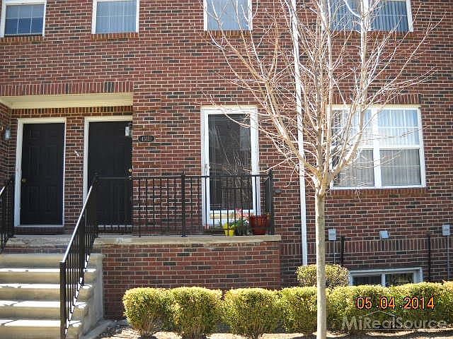 1st image of 43125 Burlington Dr