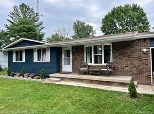 7077 Rivertown Rd, Swartz Creek, MI 48473