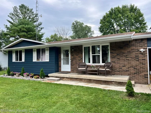 7077 Rivertown Rd, Swartz Creek, MI 48473
