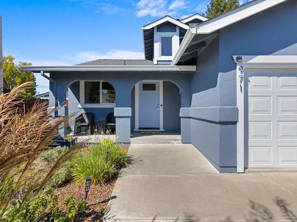971 Hacienda Circle, Rohnert Park, CA 94928