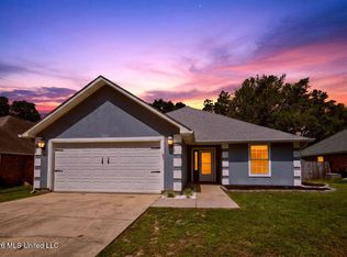 1517 Porpoise St, Ocean Springs, MS 39564