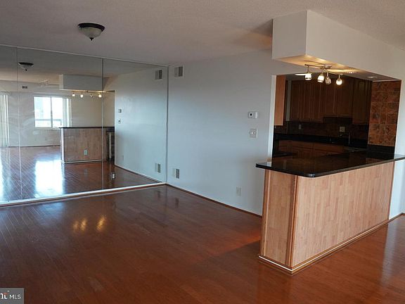 5th image of 8350 Greensboro Dr APT 901