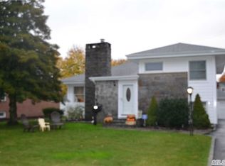 82 Sunset Rd, Bay Shore, NY 11706