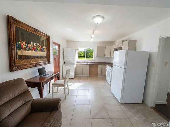 2nd image of 31 Spring St Unit 1