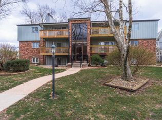 1111 E Jefferson St APT 11, Bloomington, IL 61701