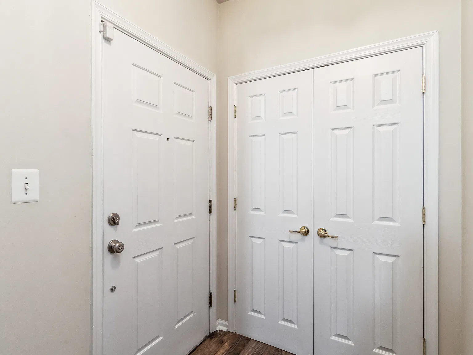 3 bed, 1571 sqft, $2,600 — Photo 2