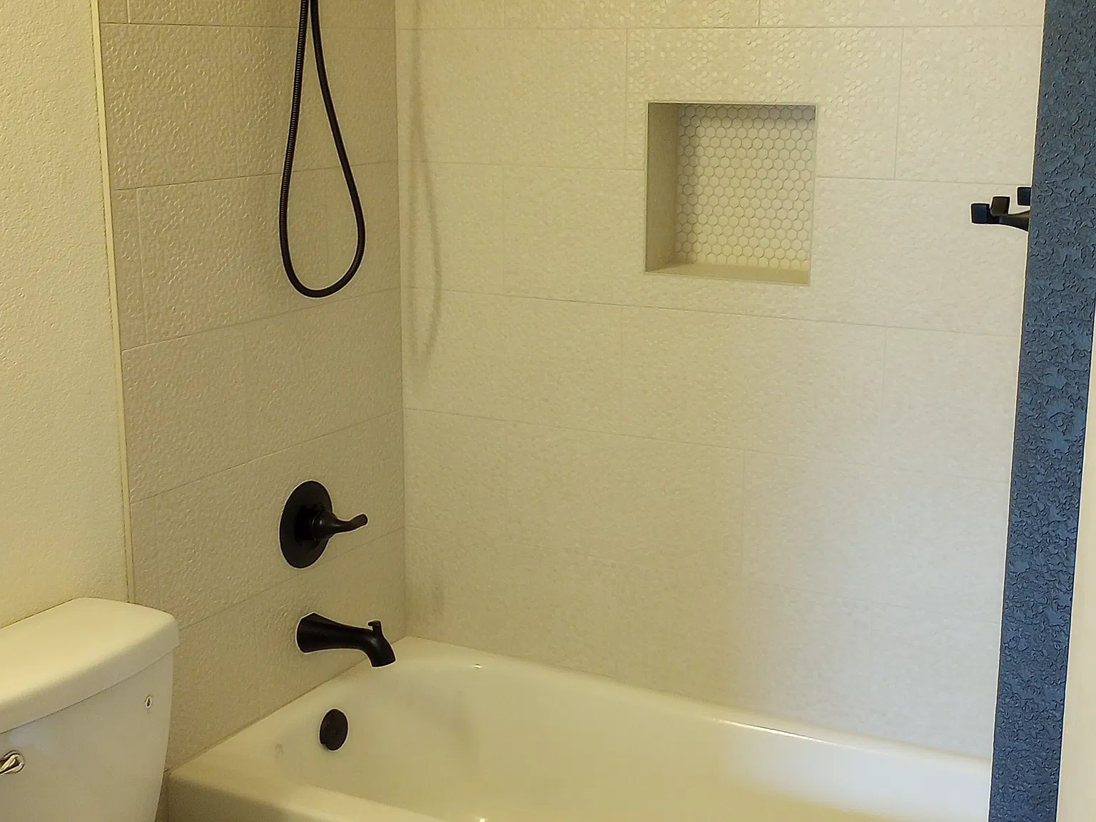 2 bed, 750 sqft, $2,200 — Photo 4