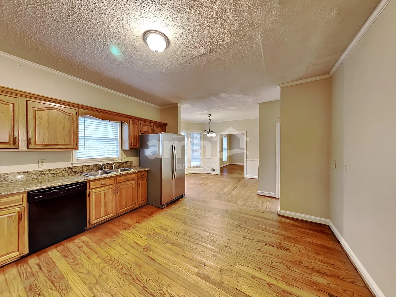 3 bed, 2.5 bath, 2246 sqft, $2,275 — Photo 4
