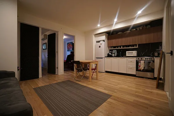 Rented by Delmark Realty LLC | media 25