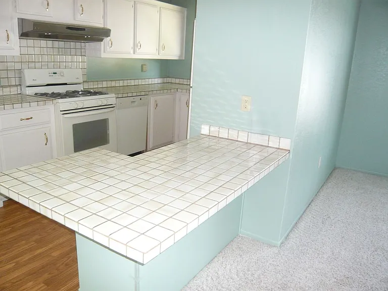 3415 Greenacre Dr — Photo 4