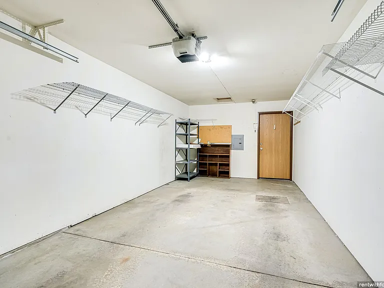 Lincoln Ridge — Photo 14