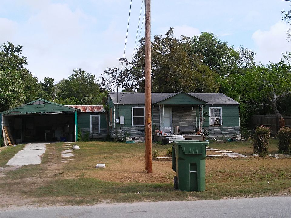 1st image of 336 E Fannin St