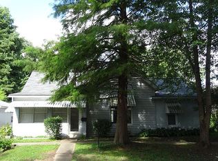 407 S Church St, Carmi, IL 62821