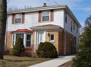 850 E Silver Spring Dr, Whitefish Bay, WI 53217