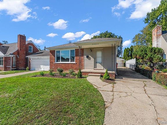3rd image of 23033 Hayes Ave