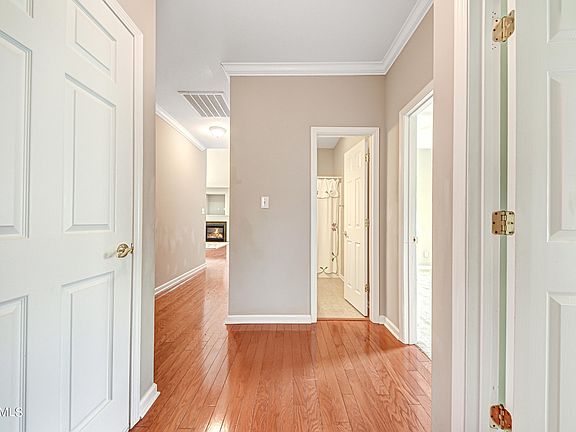 5th image of 4660 Oak Meadow Way
