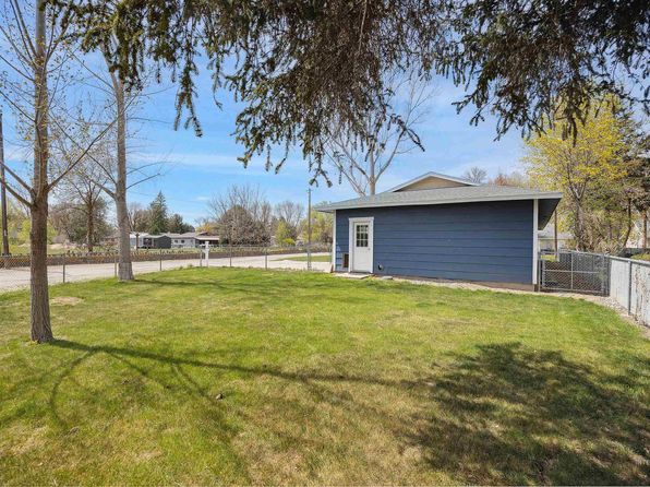 604 Locke Ave, Gooding, ID 83330