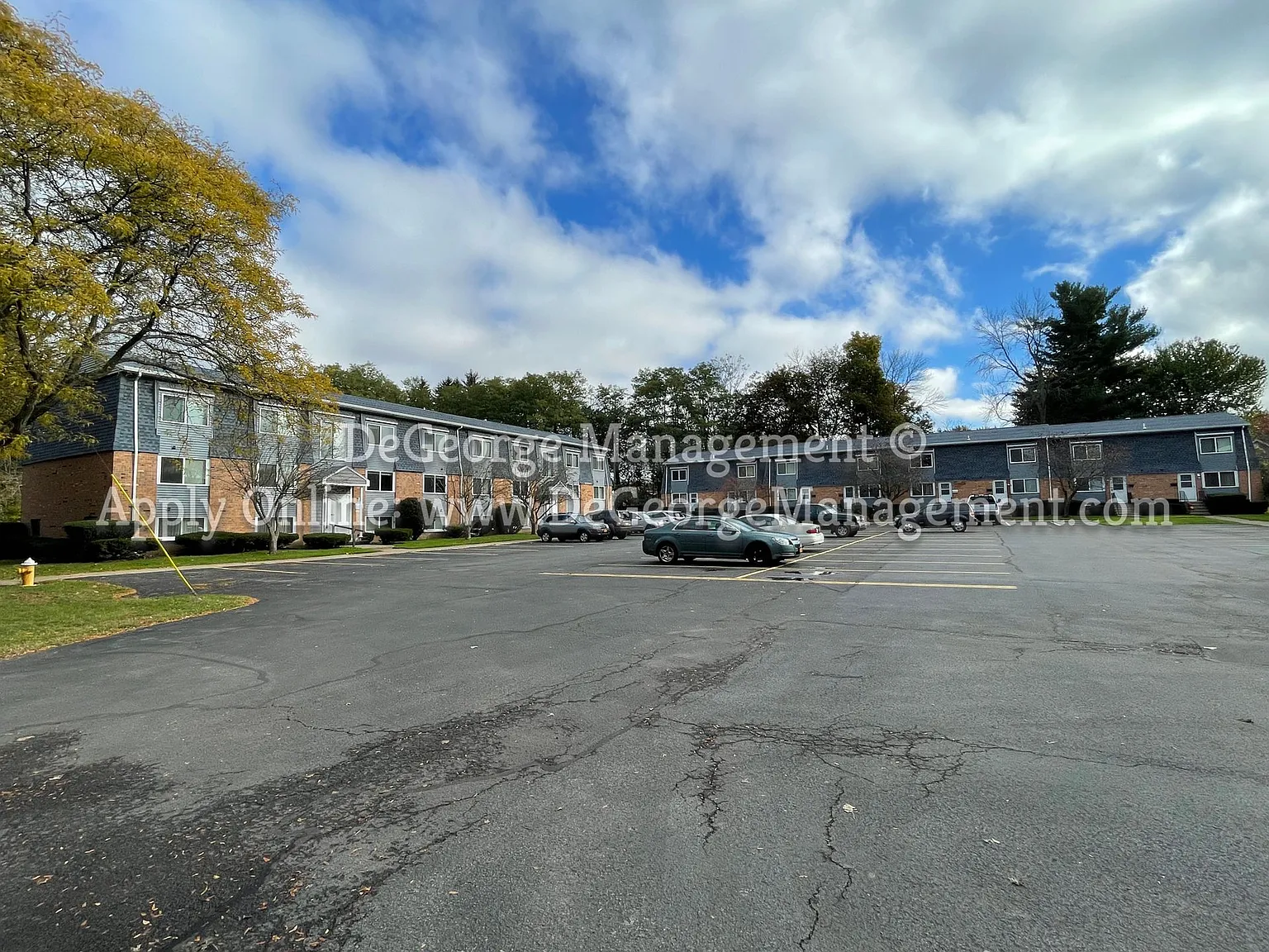 Woodside Court Apartments — Photo 3