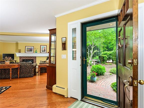 5th image of 9 Gardencourt Dr #9