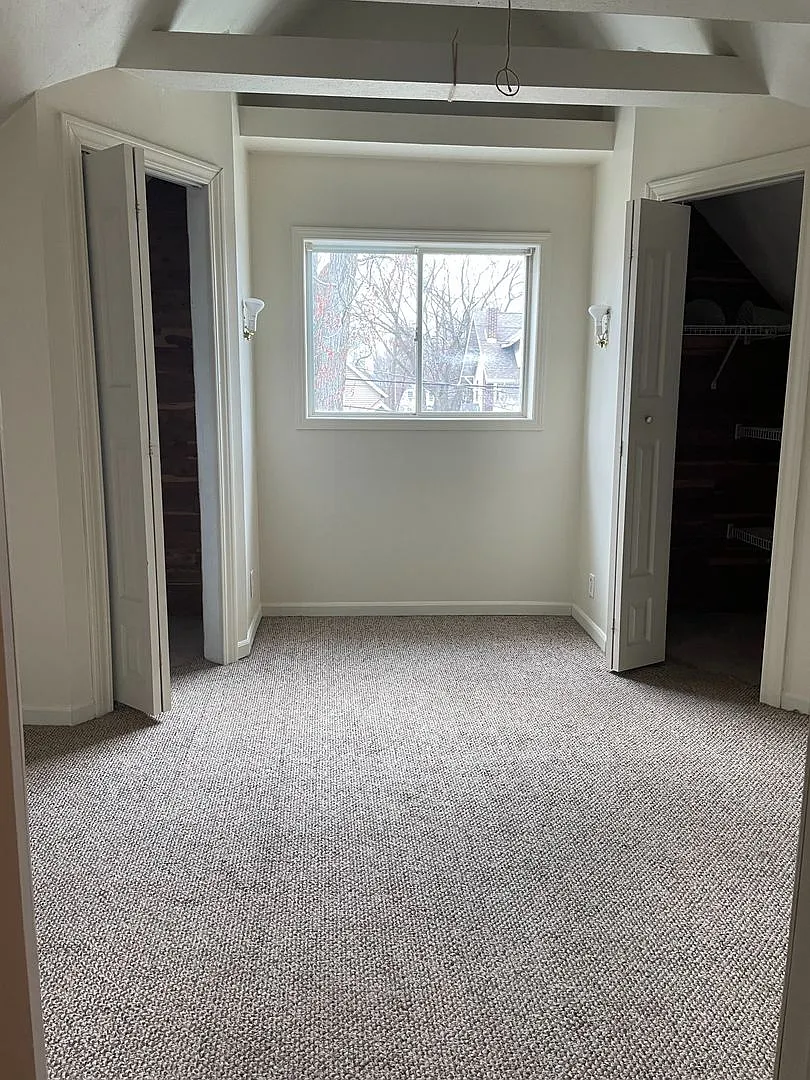 Welcome to 121 Allen St. Lansing, MI 48912. — Photo 3