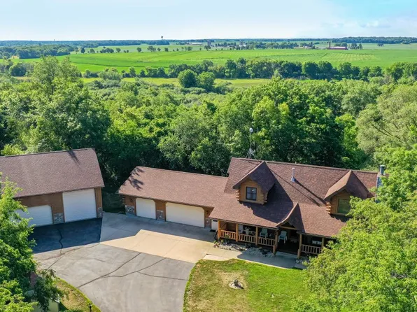 W8391 Sunshine LANE, Delavan, WI 53115