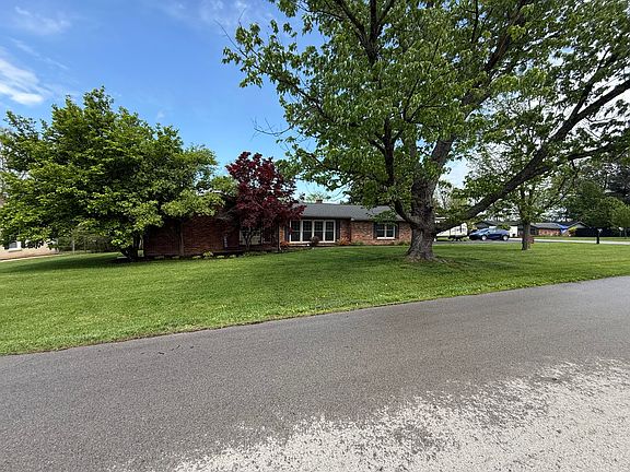 5th image of 900 Colonial Trce
