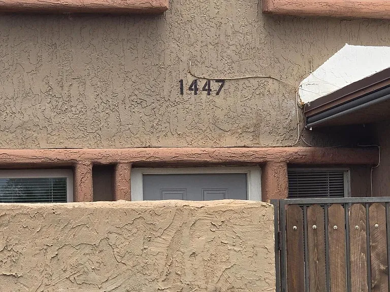 1447 N 53rd Dr — Photo 30