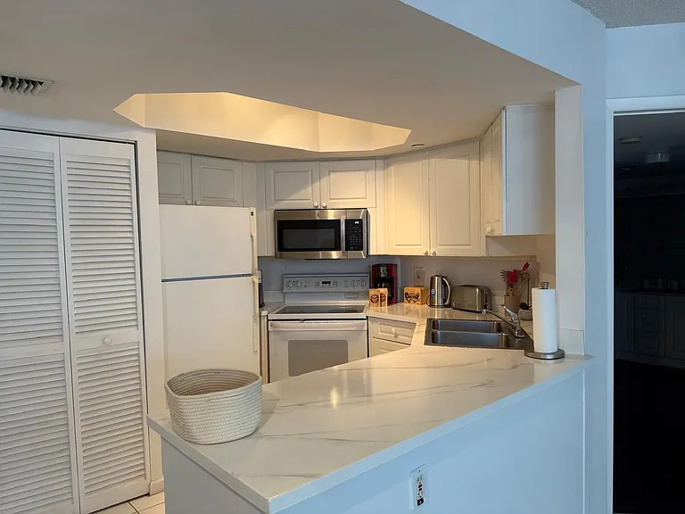 8911 Collins Ave #203 — Photo 26