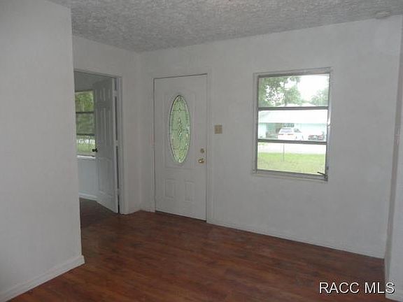 3rd image of 6421 N Iris Dr