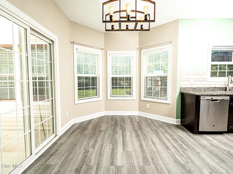 1202 Skipjack Ct — Photo 9