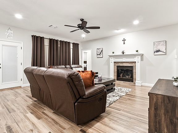 3rd image of 4410 Navasota Dr