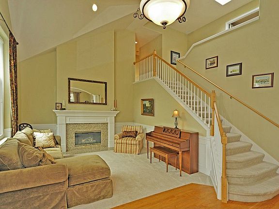 3rd image of 20582 NE 33rd Ct